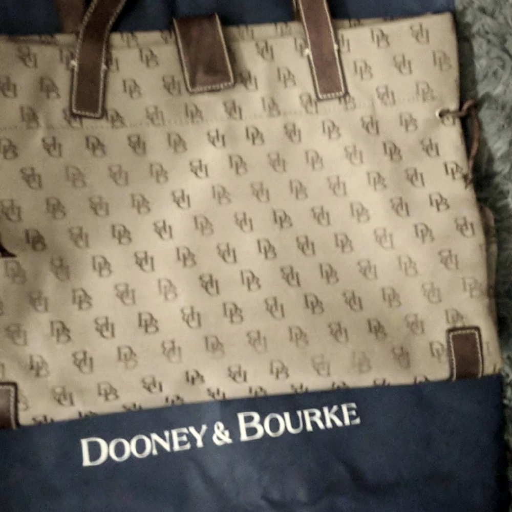 Dooney & Bourke tote bag